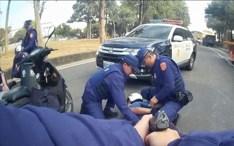 a0206楠梓警扮歹徒 1