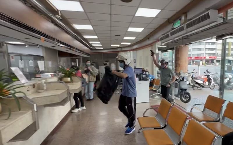 a0206楠梓警扮歹徒 3