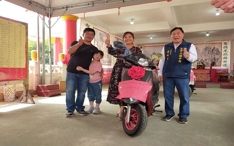 a0309聖筊連發拚手氣1