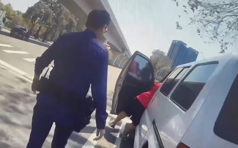 a0320廂型車拋錨卡轉彎道