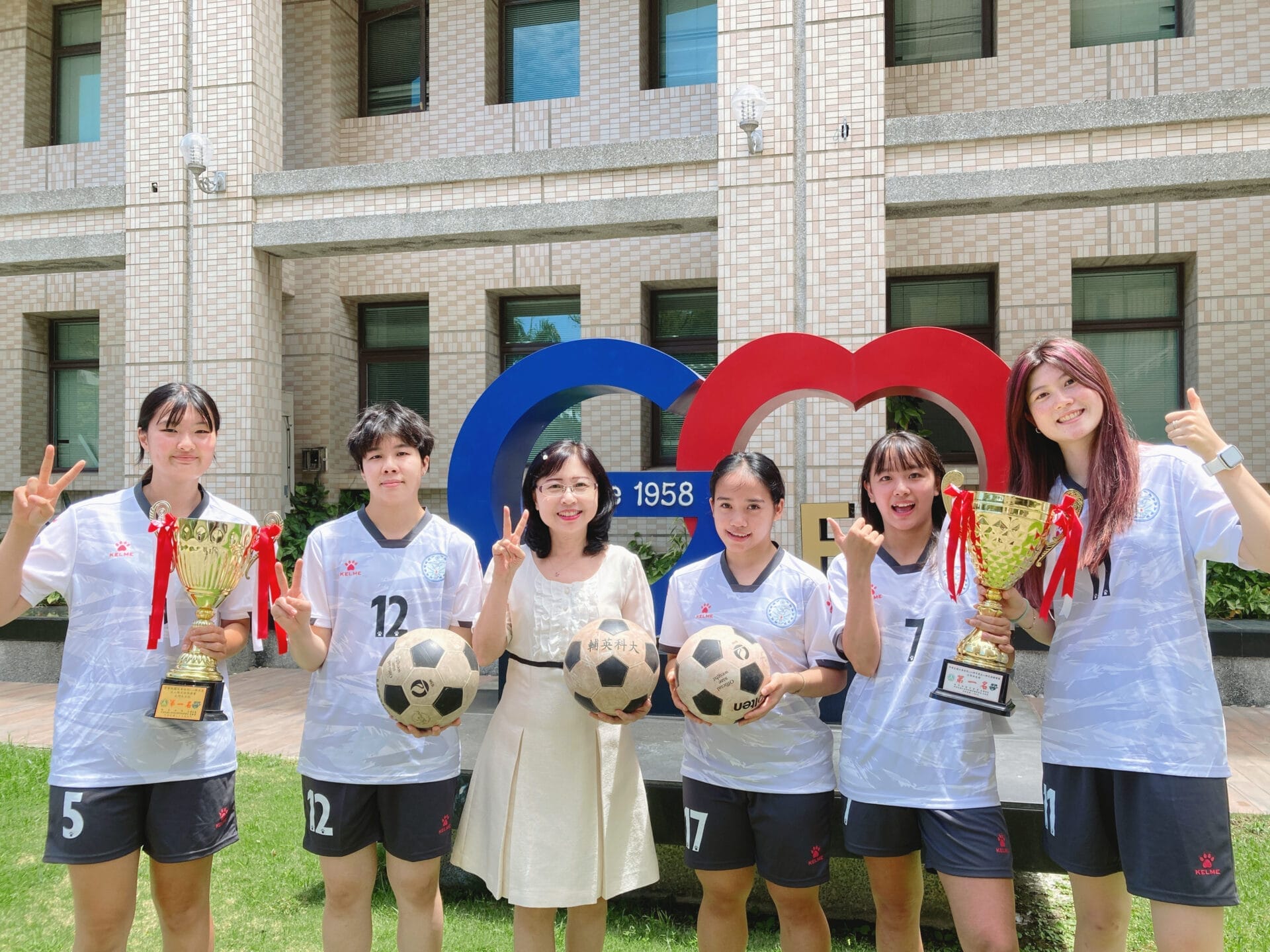 a0616輔英科大女足大專盃封后2