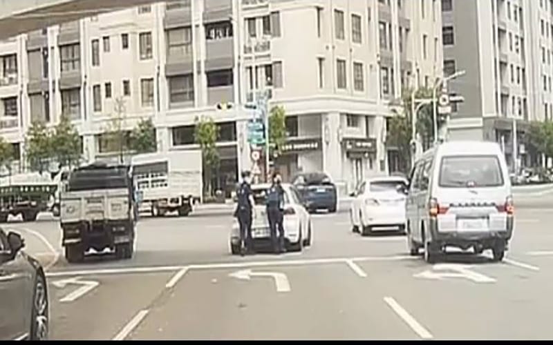 a0808汽車拋錨困路中3