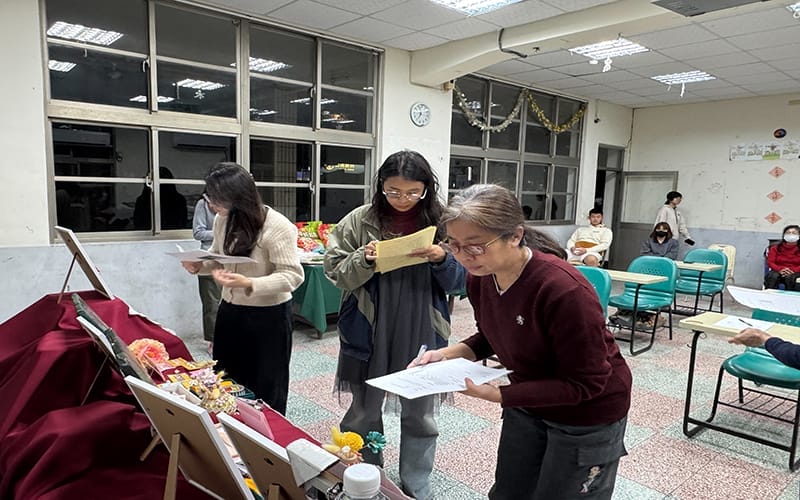a1227新光高中美容科進修部成果展登場2