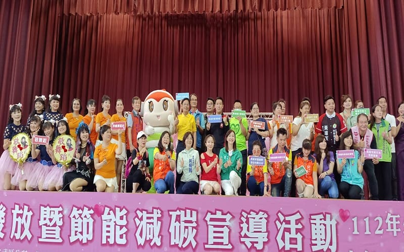 a0520鳳甲關懷協會關懷仁武區弱勢家庭物資發放2