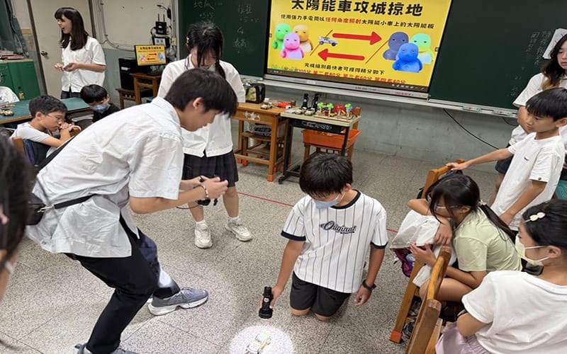 a0521仁武高中綠能推廣前進仁武國小3