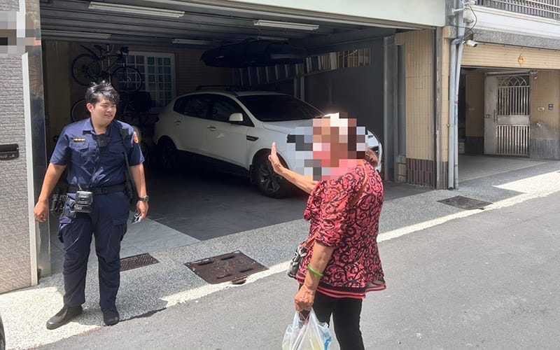 a0529楠警暖心護送返家1